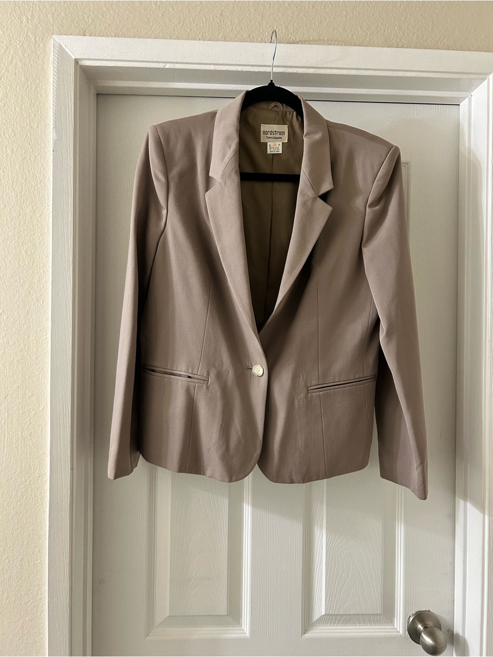Nordstrom Women's Blazer in Taupe - Single-Button Tailored Jacket